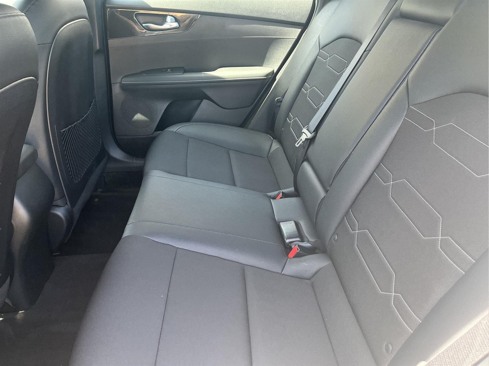 Vehicle image 15 of 34