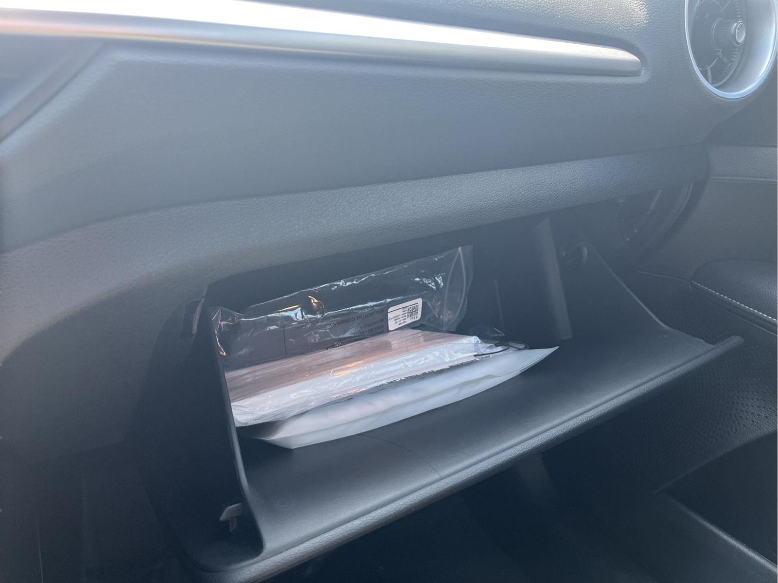 Vehicle image 31 of 34