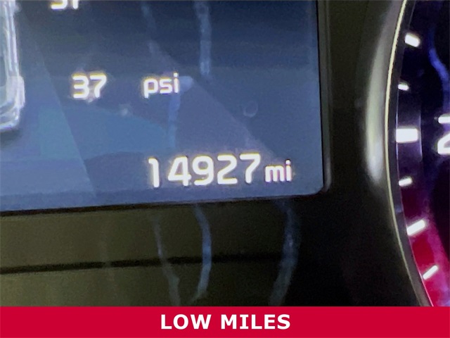 Vehicle image 22 of 33