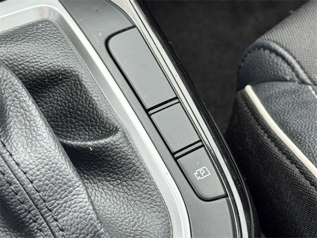 Vehicle image 41 of 49