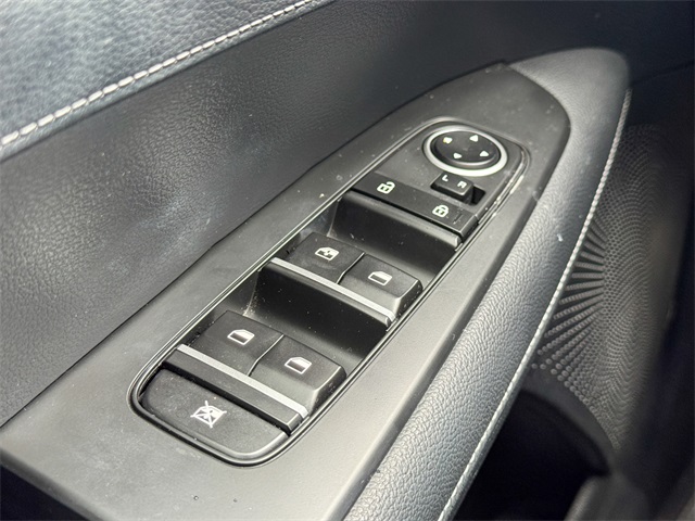 Vehicle image 38 of 49