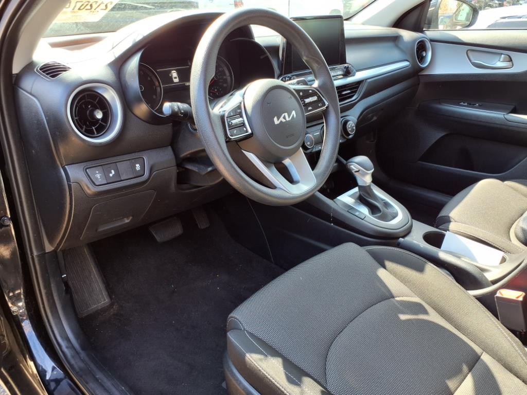 Vehicle image 8 of 16