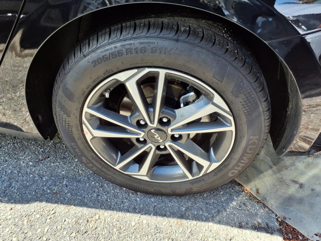 Vehicle image 5 of 16