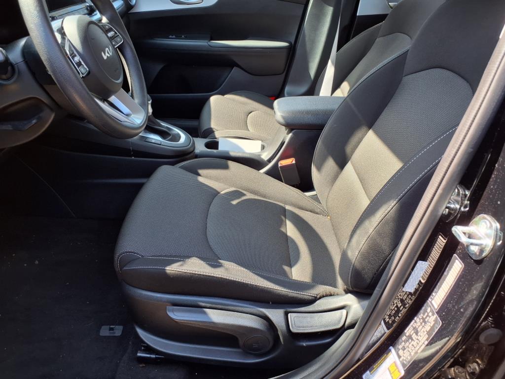 Vehicle image 9 of 16