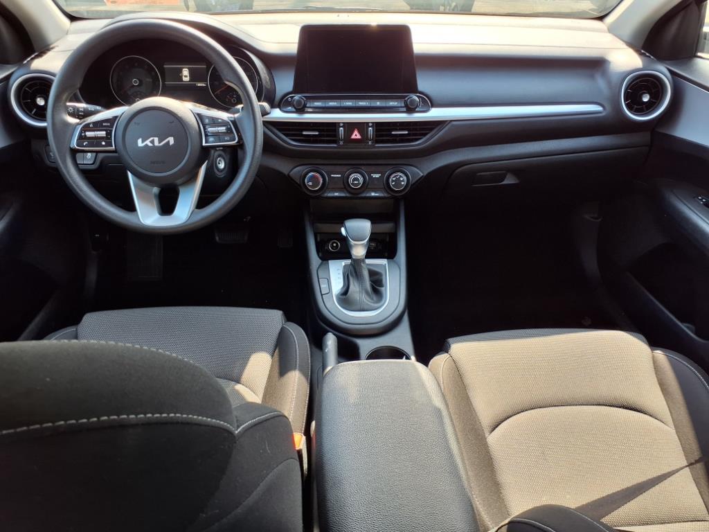 Vehicle image 6 of 16