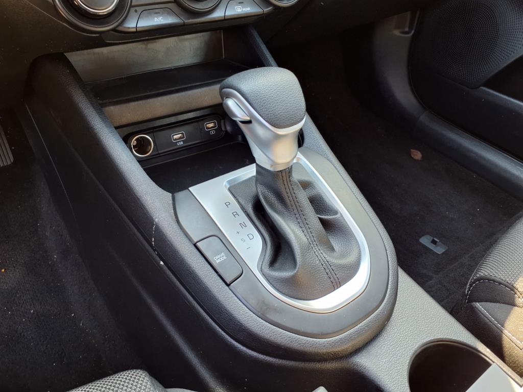 Vehicle image 14 of 16
