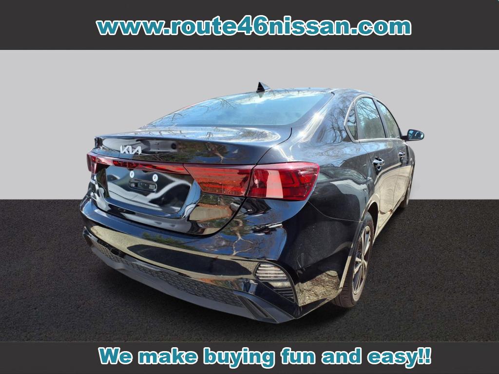 Vehicle image 3 of 16