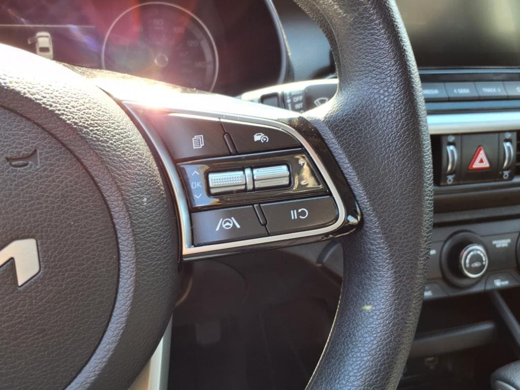 Vehicle image 13 of 16