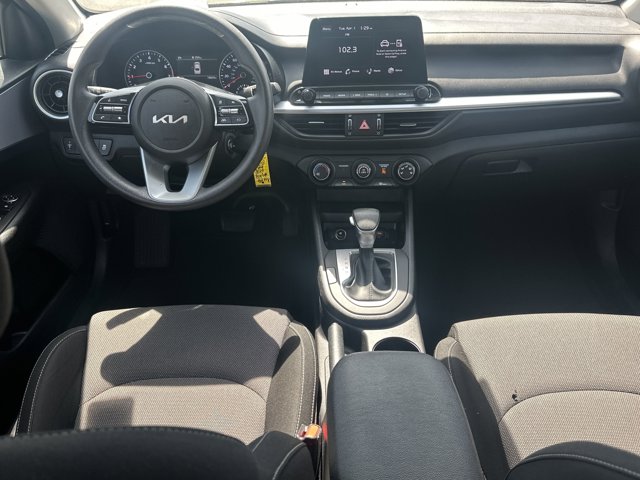 Vehicle image 23 of 30