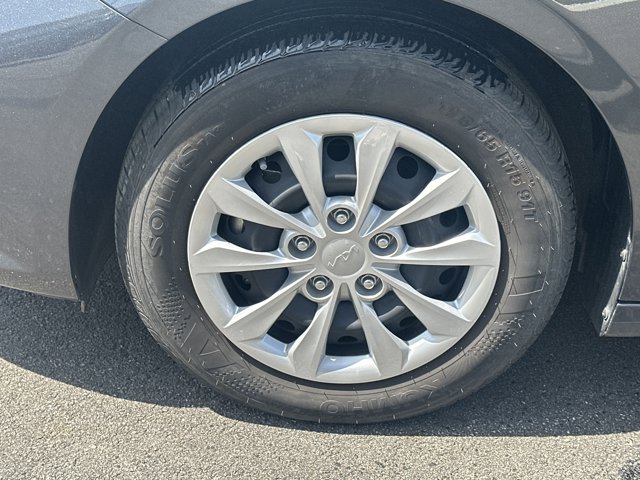 Vehicle image 11 of 30