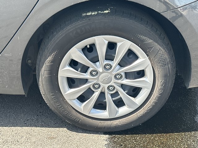 Vehicle image 20 of 30