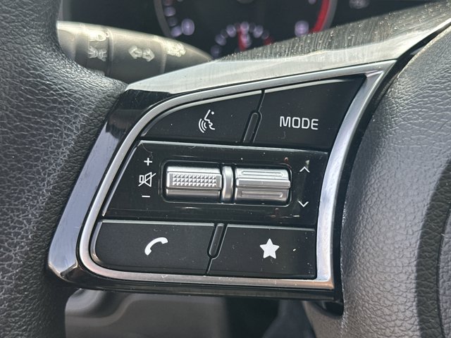 Vehicle image 24 of 30