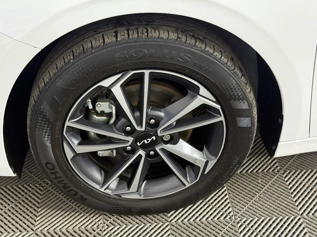Vehicle image 12 of 24