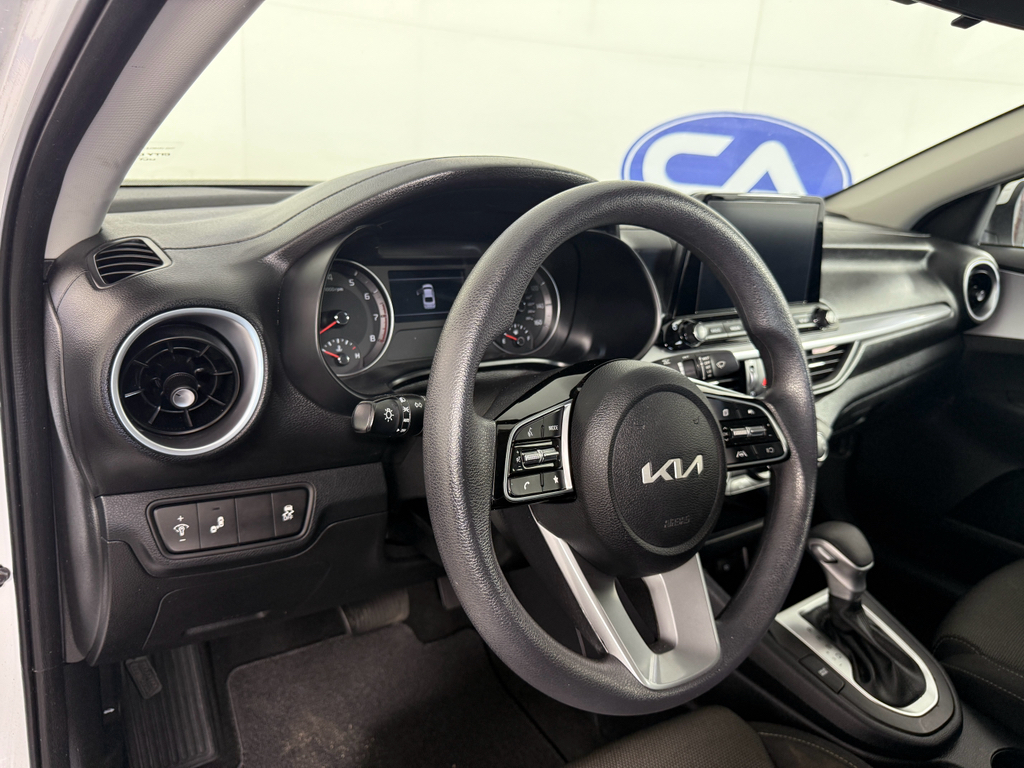 Vehicle image 17 of 24