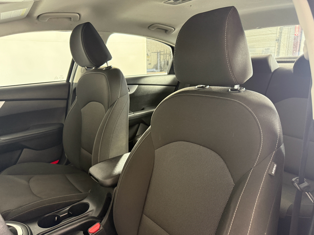 Vehicle image 21 of 24
