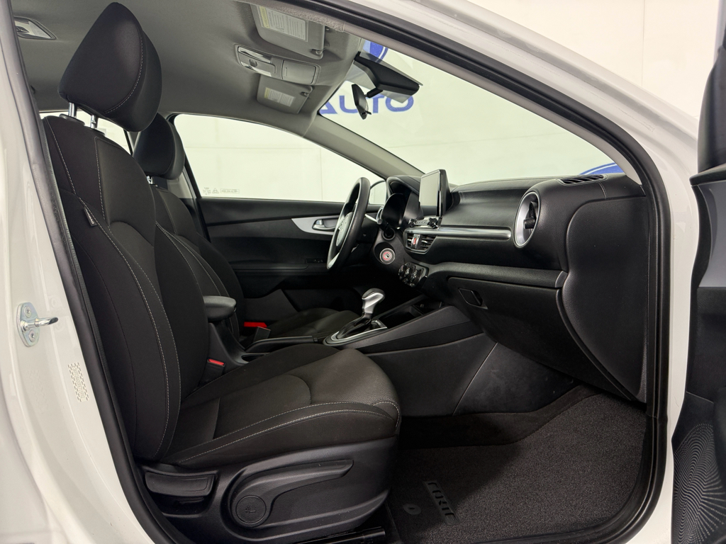 Vehicle image 10 of 24
