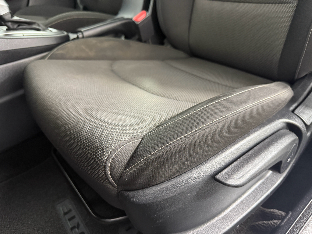 Vehicle image 16 of 24