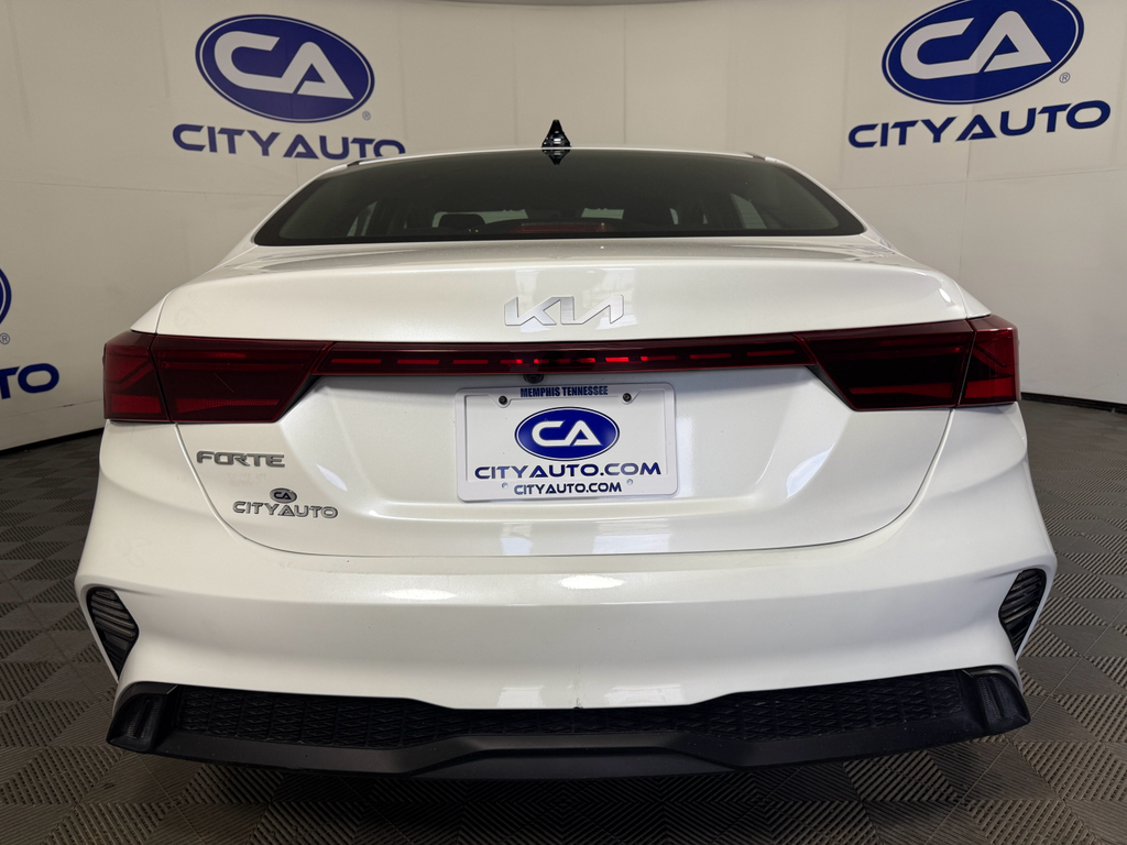 Vehicle image 6 of 24