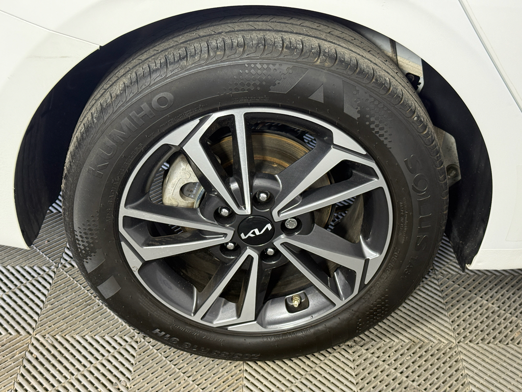 Vehicle image 9 of 24