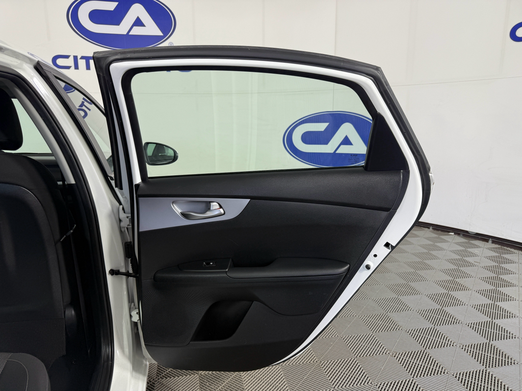 Vehicle image 13 of 24