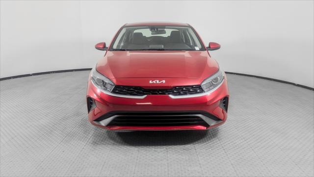 2024 Kia Forte LXS Image 3 of 33