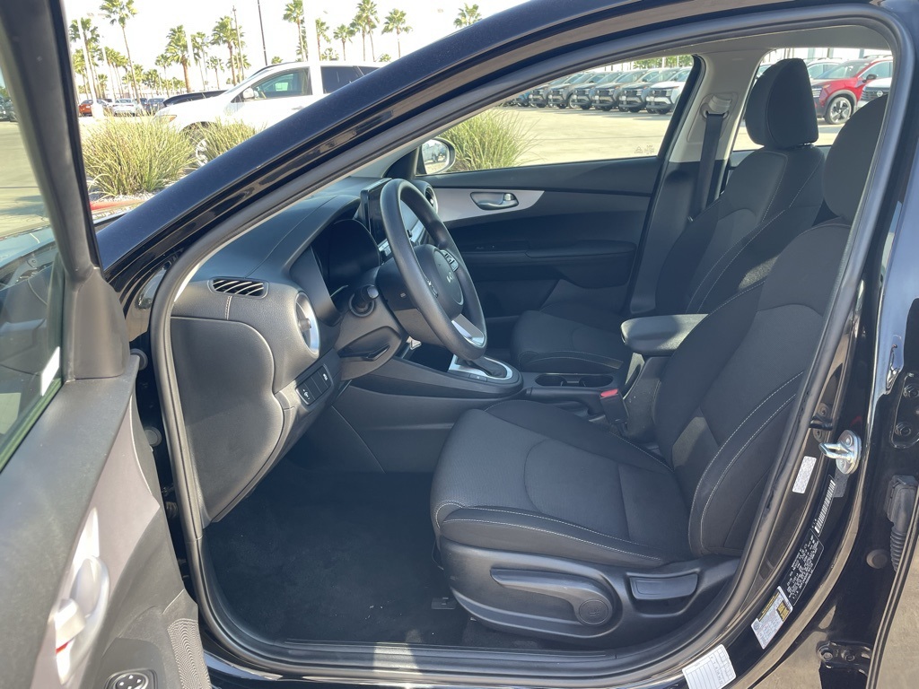 2024 Kia Forte LXS Image 9 of 20
