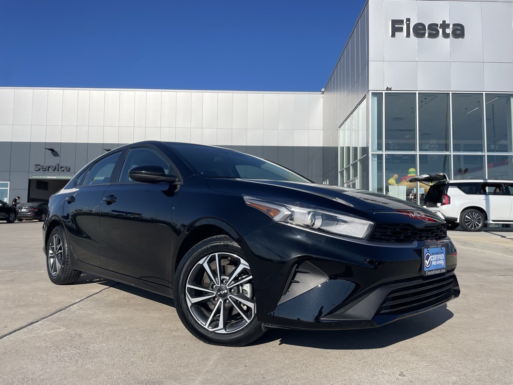 2024 Kia Forte LXS Image 3 of 20