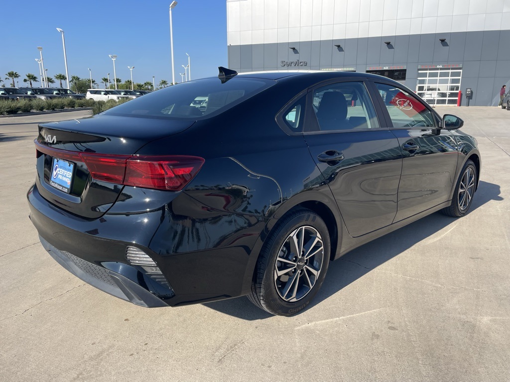 2024 Kia Forte LXS Image 4 of 20