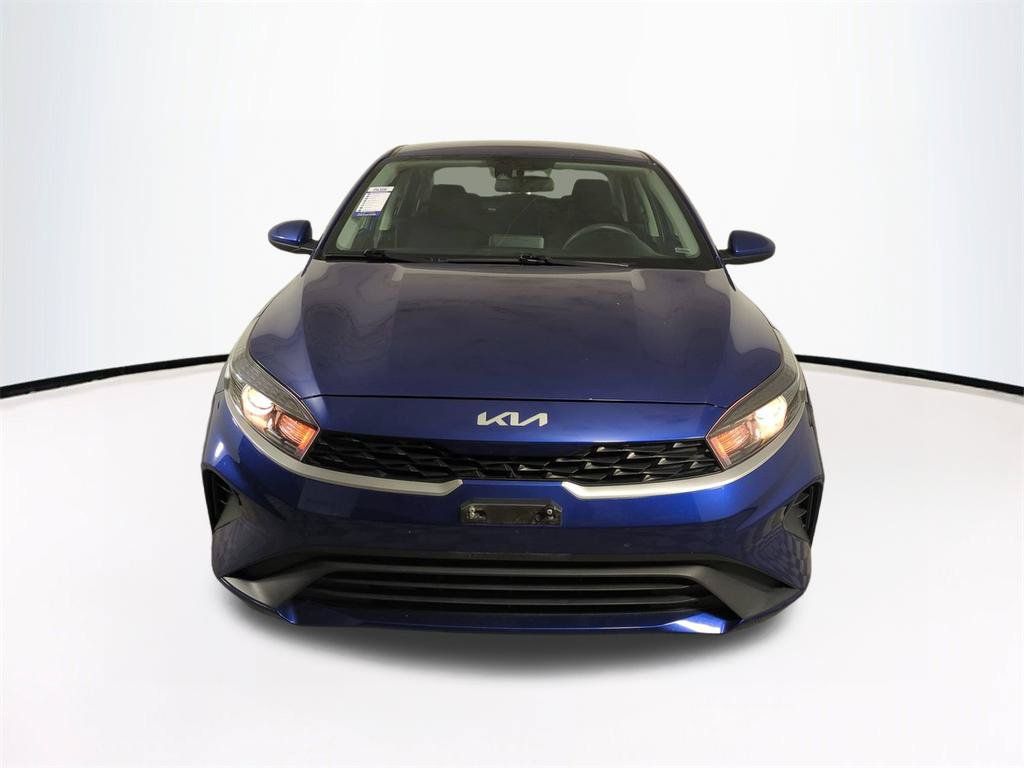 2024 Kia Forte LXS Image 2 of 35