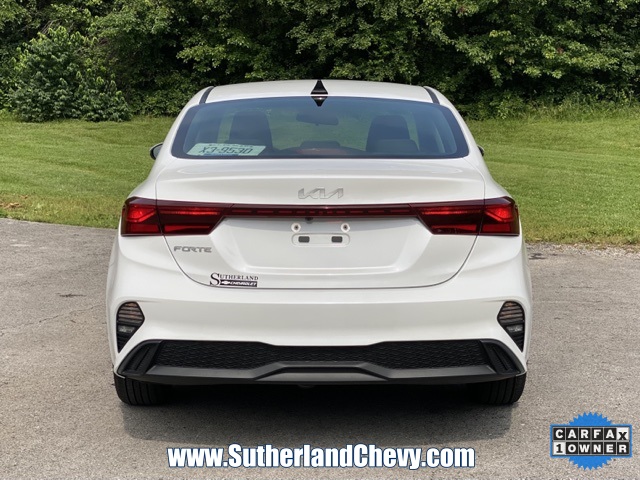 Vehicle image 7 of 40