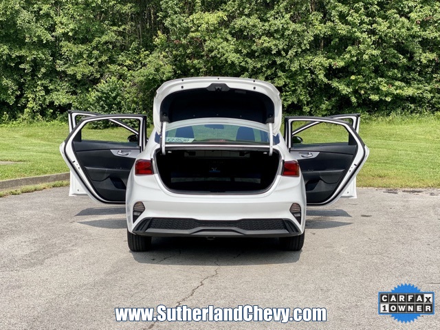 Vehicle image 8 of 40