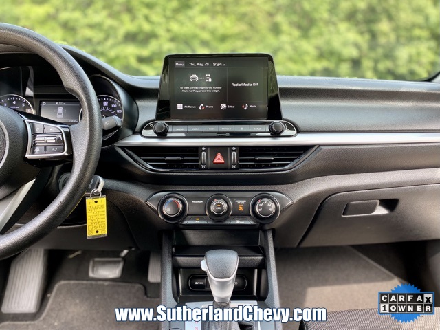 Vehicle image 23 of 40