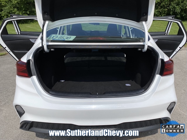 Vehicle image 36 of 40