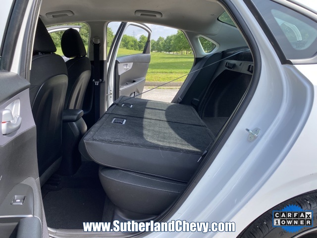 Vehicle image 35 of 40