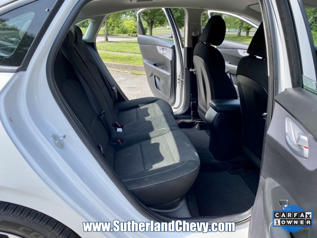 Vehicle image 33 of 40