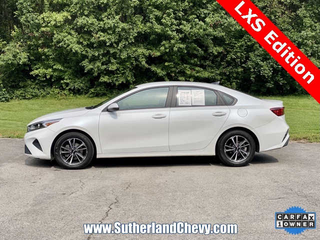 Vehicle image 10 of 40