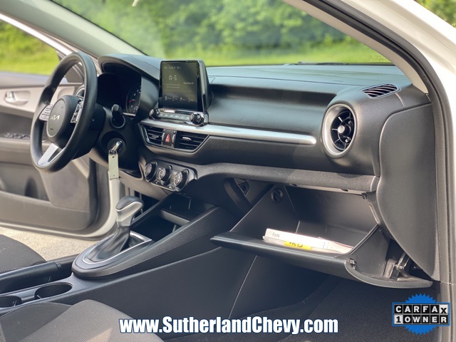 Vehicle image 18 of 40