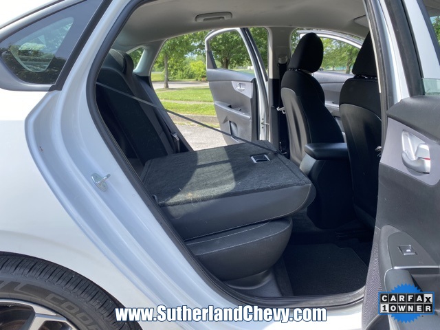 Vehicle image 34 of 40