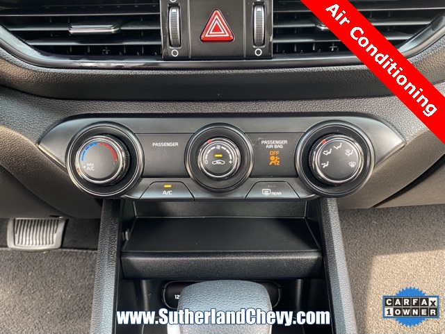Vehicle image 28 of 40