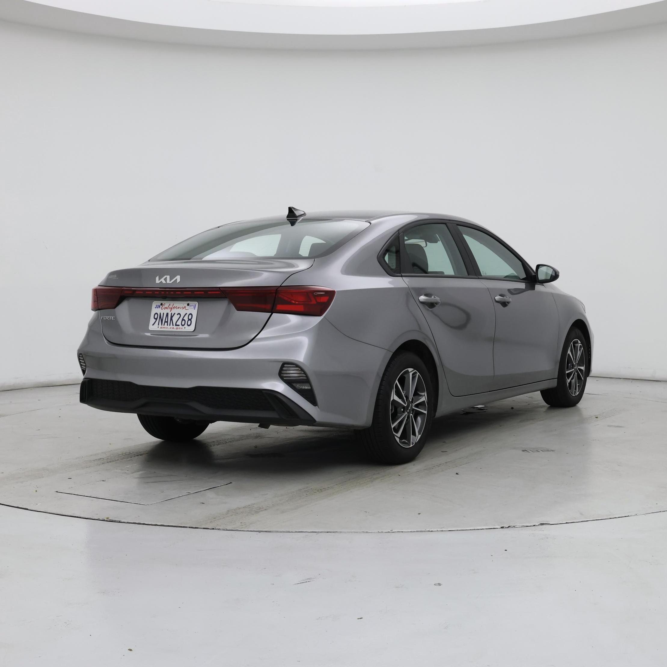 Vehicle image 5 of 28