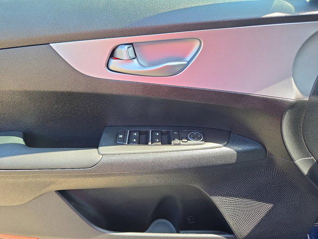 Vehicle image 18 of 30