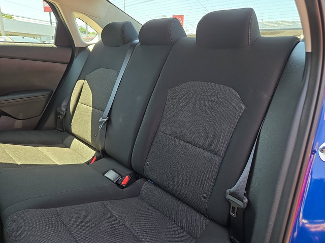 Vehicle image 10 of 30