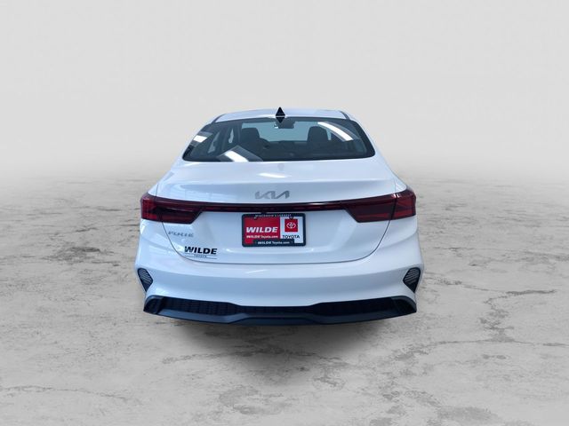 Vehicle image 11 of 35