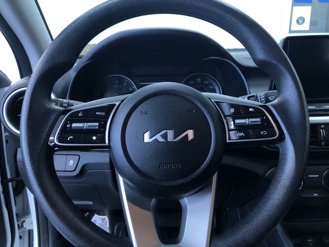 Vehicle image 26 of 35