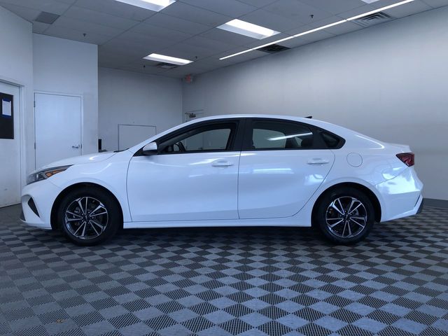 Vehicle image 16 of 35