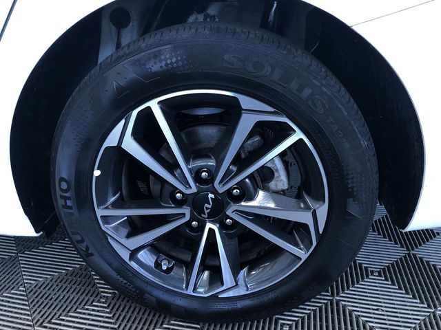 Vehicle image 18 of 35