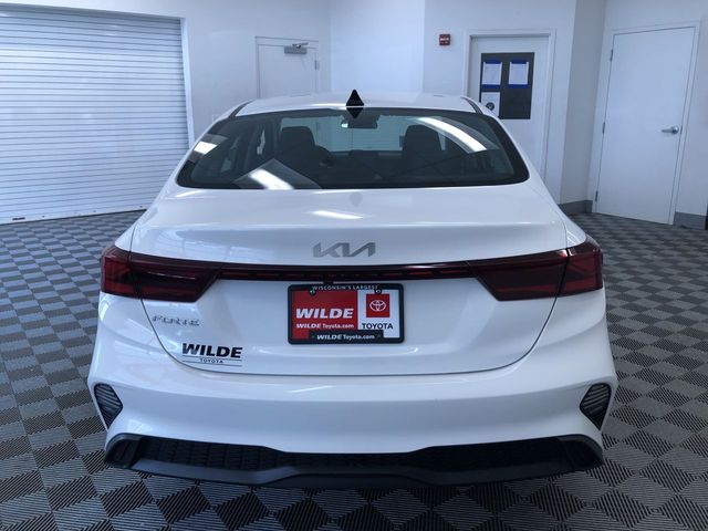 Vehicle image 12 of 35