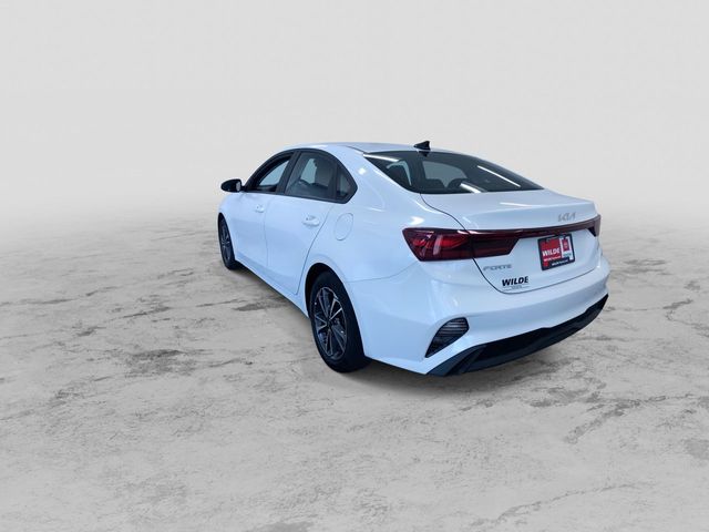 Vehicle image 14 of 35