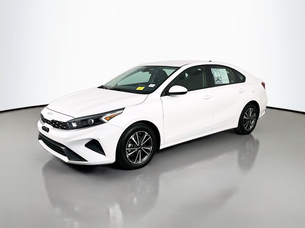 2024 Kia Forte LXS Image 1 of 33