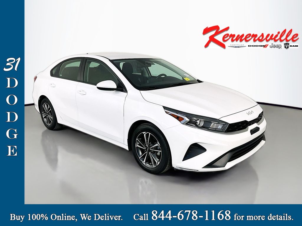2024 Kia Forte LXS Image 3 of 33